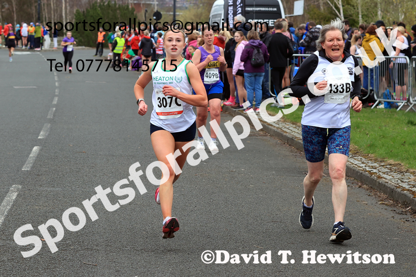 Senior Womens relay, 2026 Elswick Harriers Good Friday Road Relays and Young Athletes, Newburn,  Newcastle upon Tyne. Photo: David T. Hewitson/Sports for All Pics